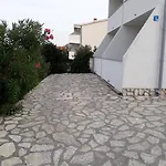 Sandi